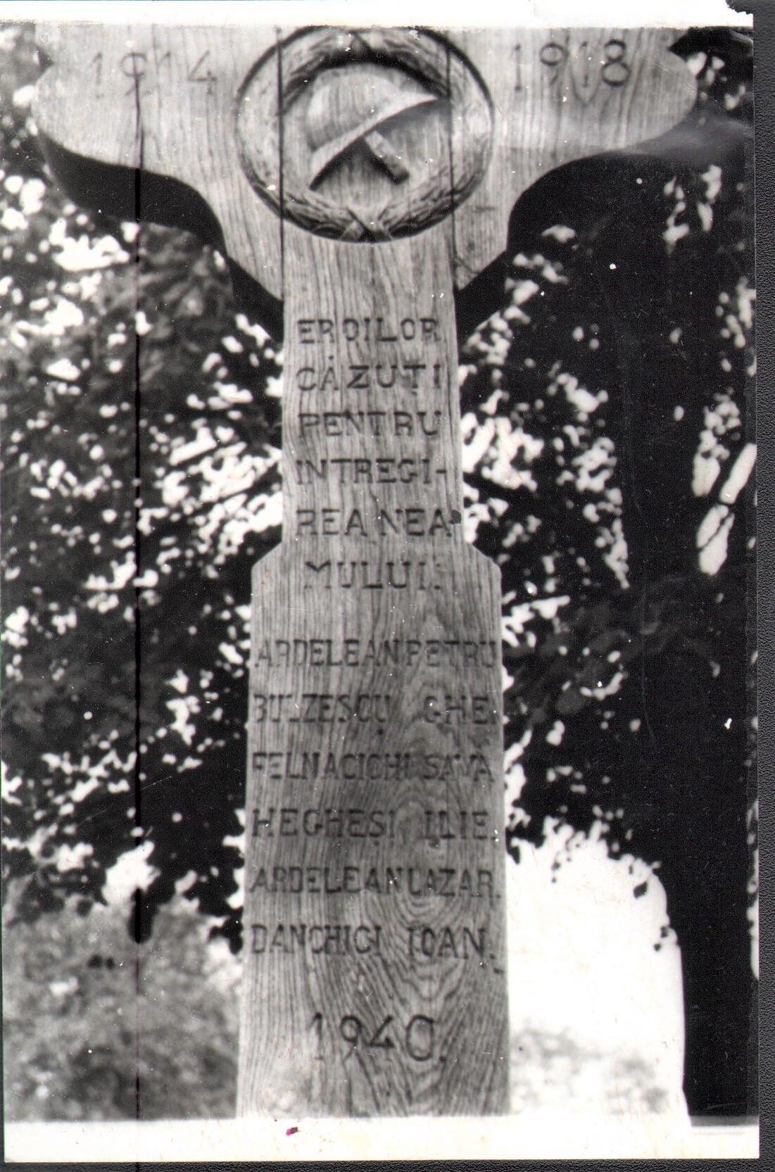 Monument al eroilor căzuţi în Al Doilea Război Mondial