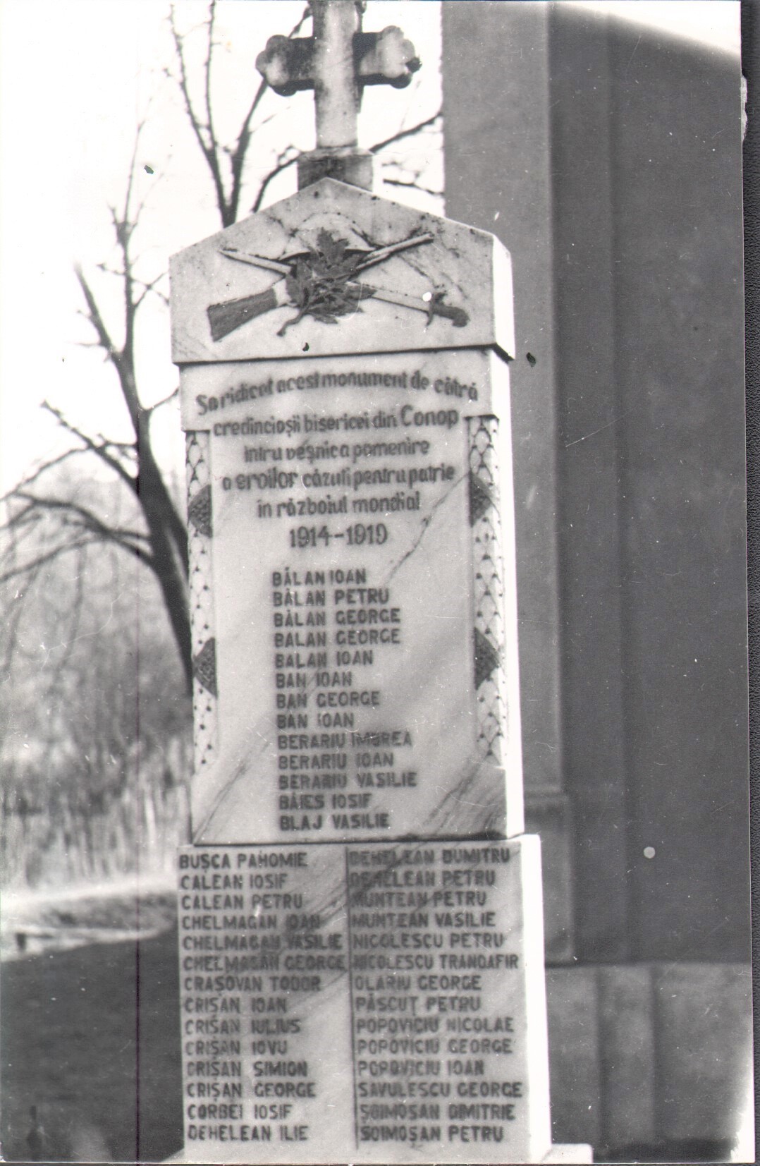 Monument al eroilor căzuţi în Primul Război Mondial și în Al Doilea Război Mondial