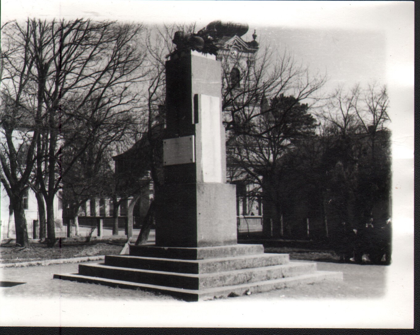Monument al eroilor căzuţi în Primul Război Mondial