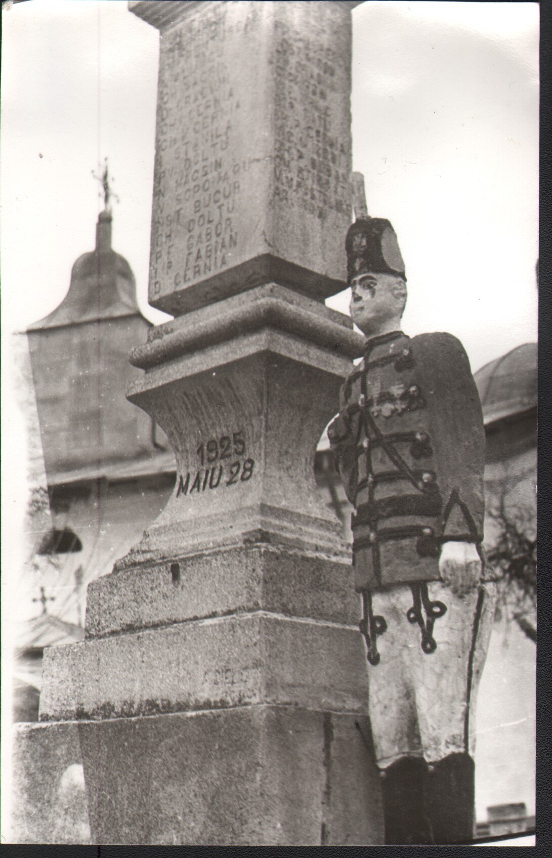 Monument al eroilor căzuţi în Primul Război Mondial