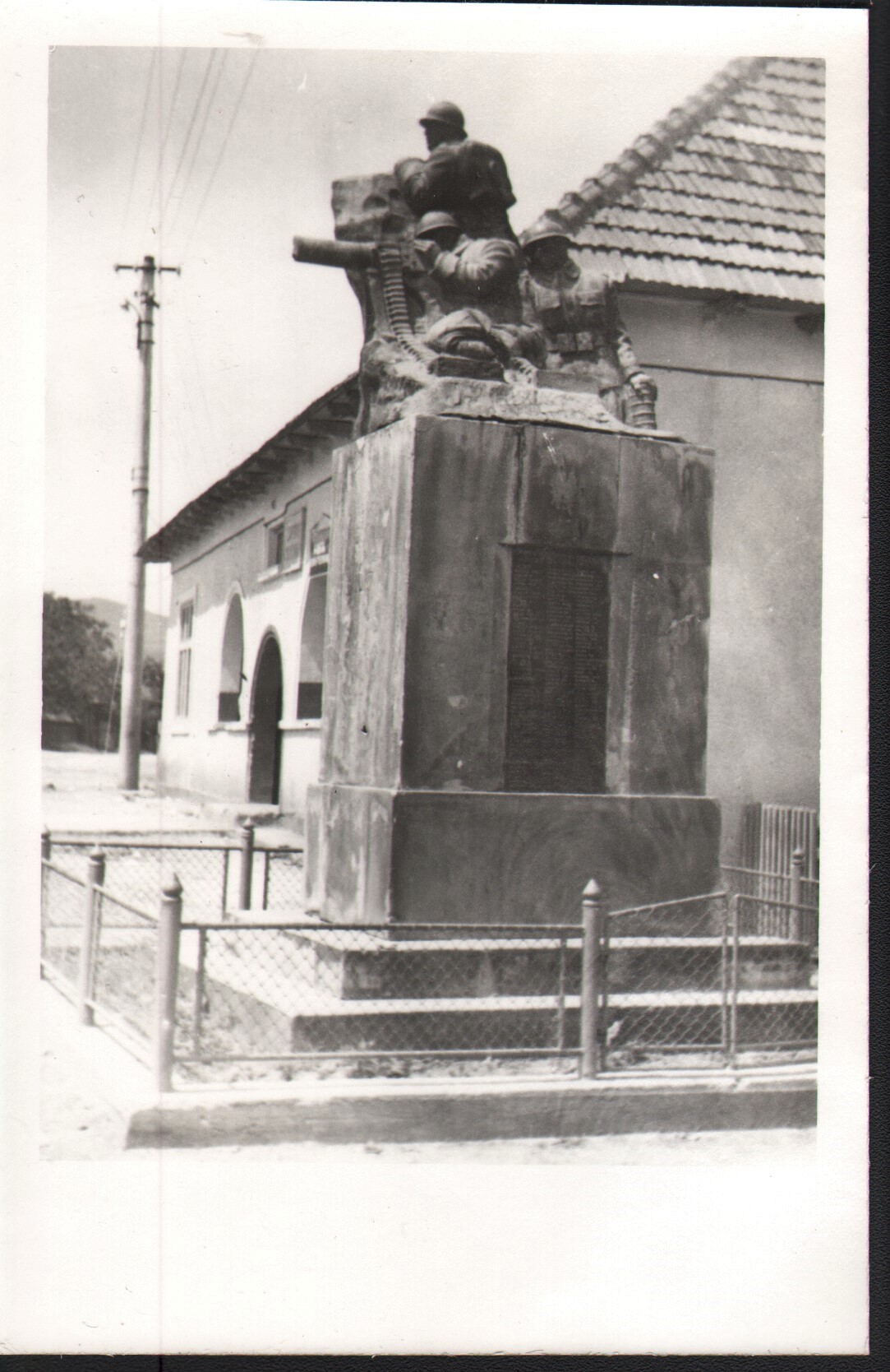 Monument al eroilor căzuţi în Primul Război Mondial