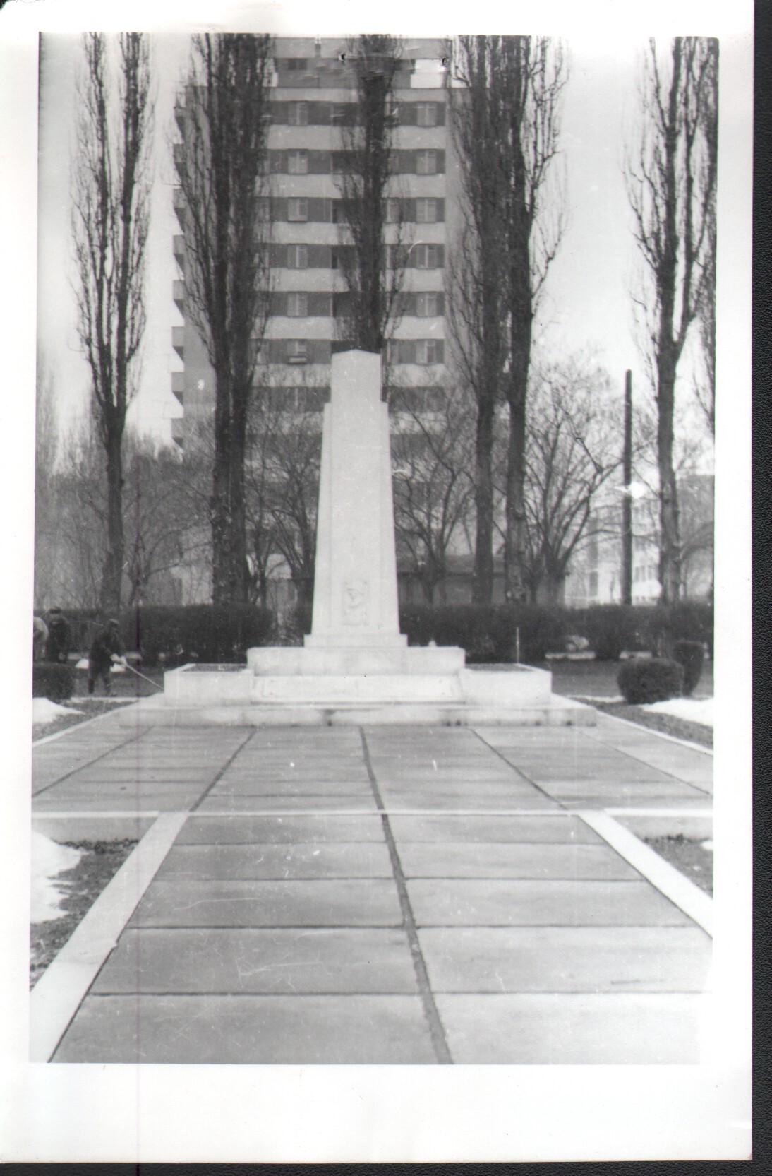Monument al eroilor căzuţi în Al Doilea Război Mondial