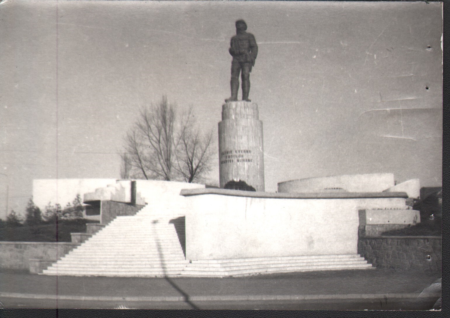 Monumentul ostaşului român