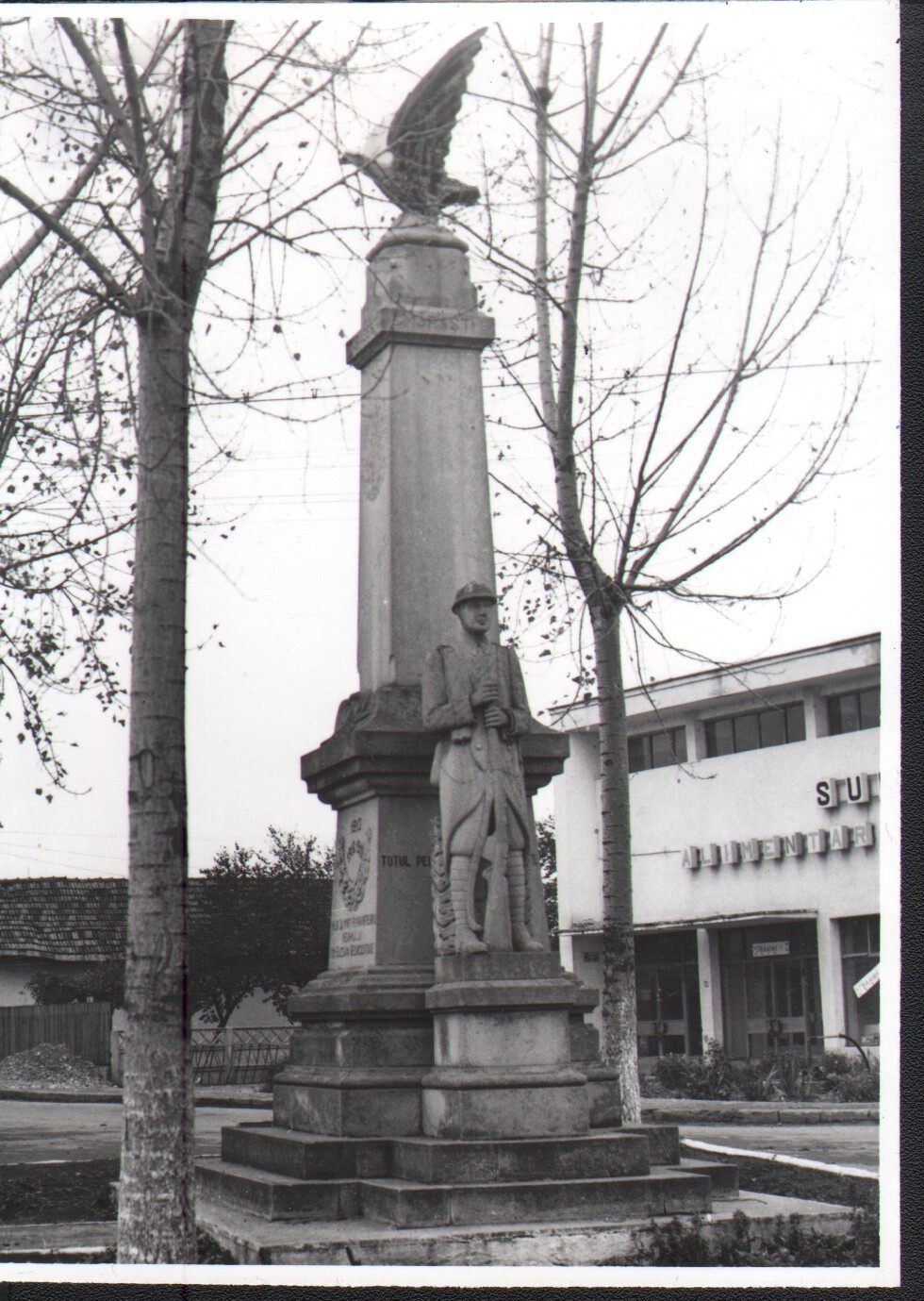 Monumentul eroilor 1913-1916-1918