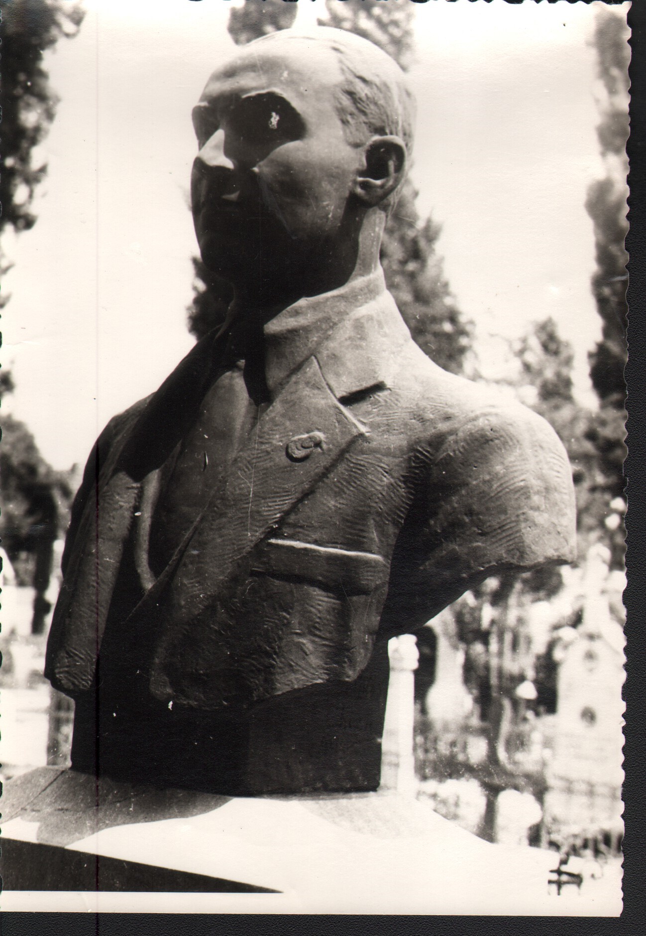 Monument al eroilor căzuți în Al Doilea Război Mondial
