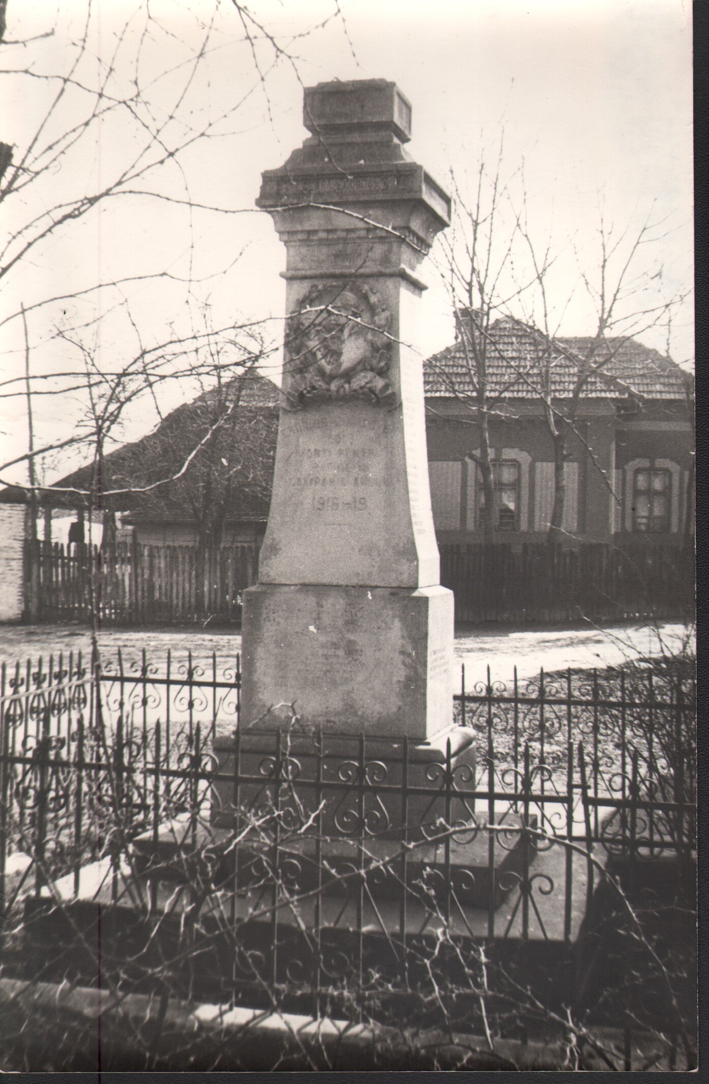 Monumentul eroilor