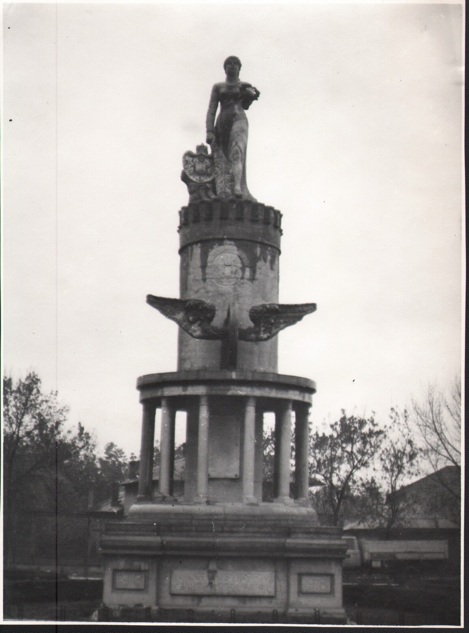 Monumentul eroilor ceferişti morţi în Primul Război Mondial