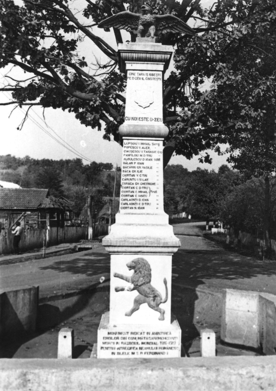 Monumentul eroilor căzuţi în Primul Război Mondial