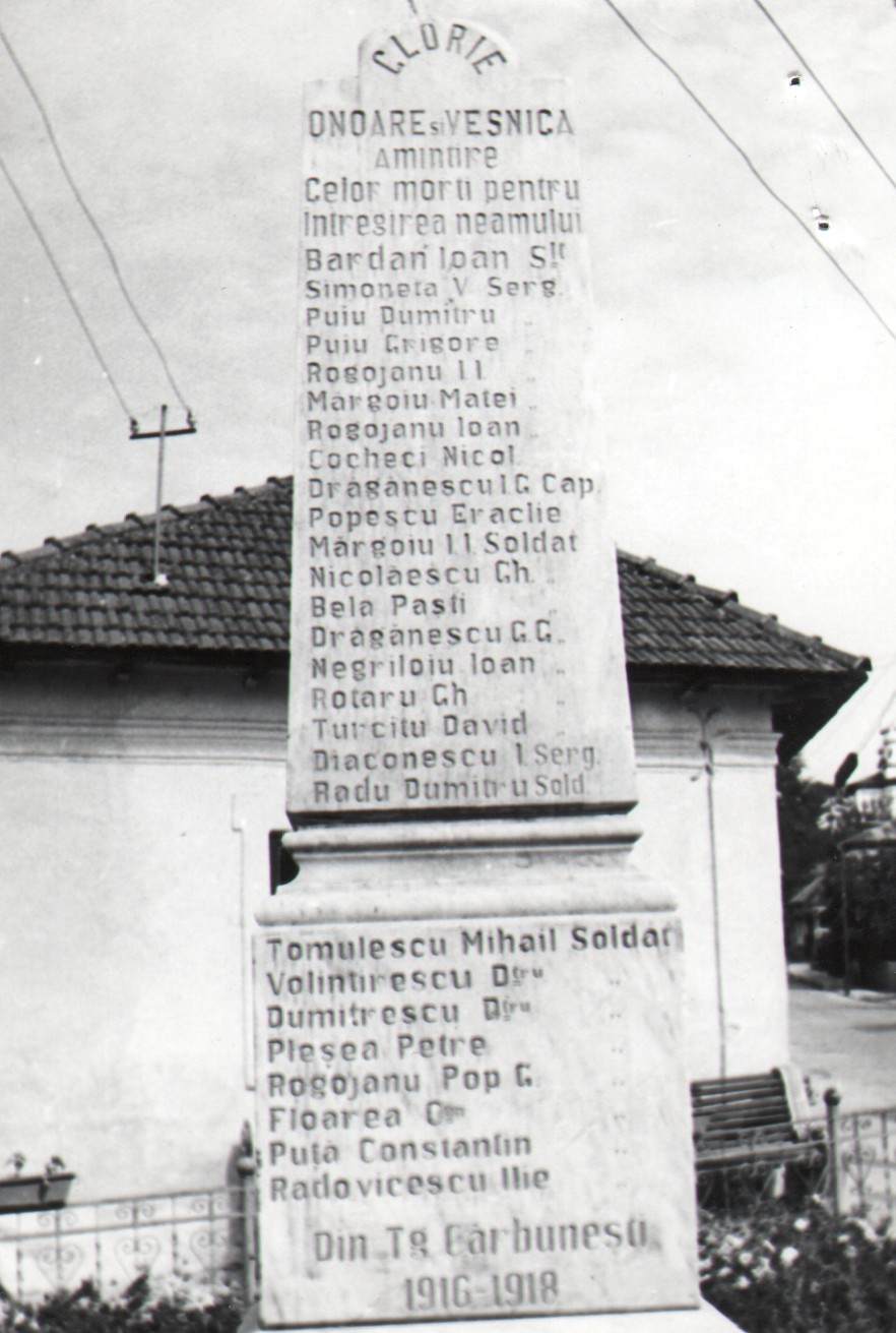 Monumentul eroilor căzuţi în Primul Război Mondial