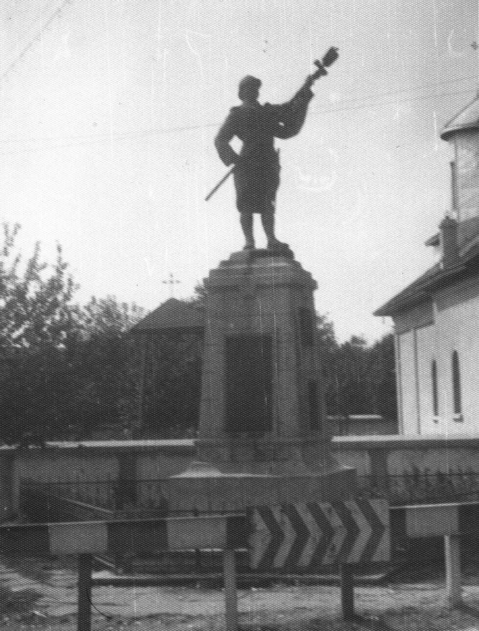 Monumentul eroilor din 1916-1919
