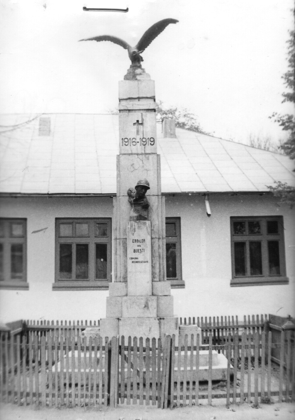 Monument al eroilor căzuţi în Primul Război Mondial