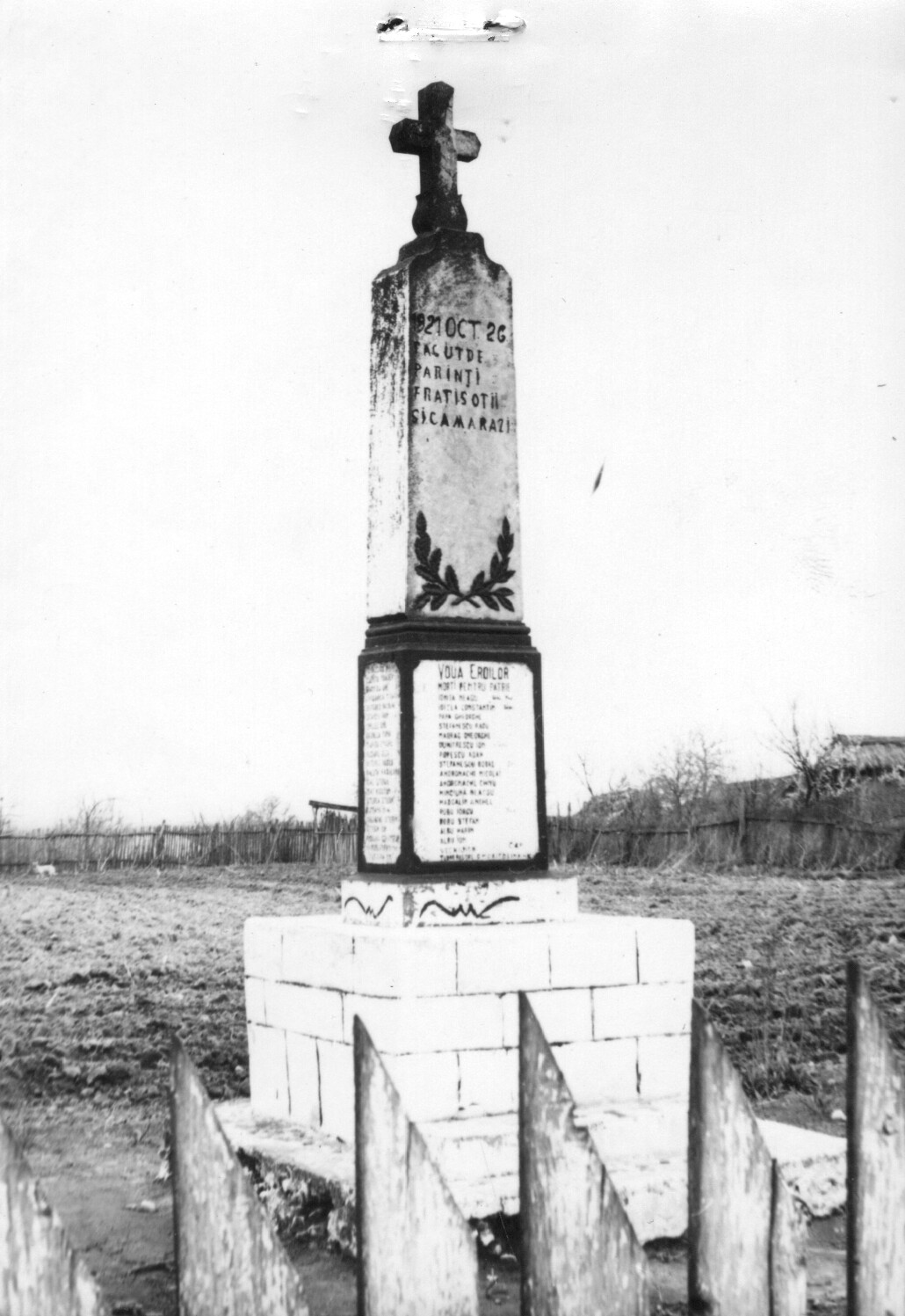 Monument comemorativ al eroilor căzuţi în Primul Război Mondial