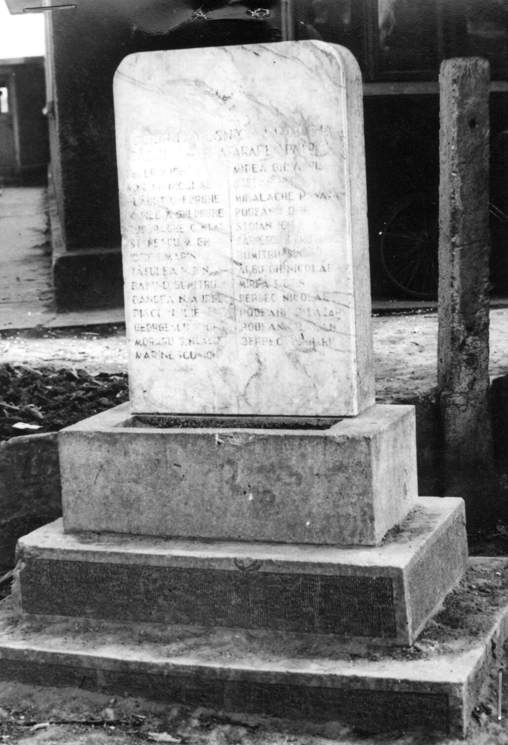 Placă în memoria eroilor din Al Doilea Război Mondial