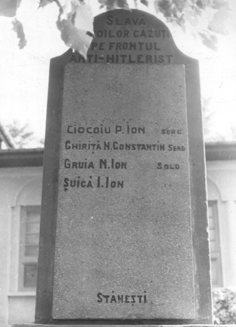 Placă comemorativă în cinstea eroilor căzuţi în Al Doilea Război Mondial
