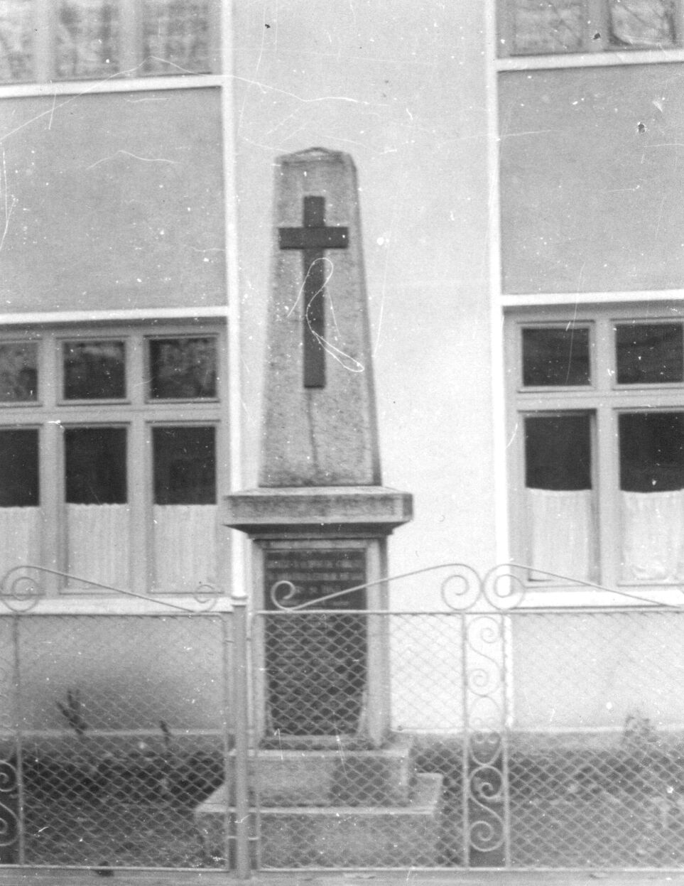 Monument al eroilor căzuți în Primul Război Mondial și în Al Doilea Război Mondial