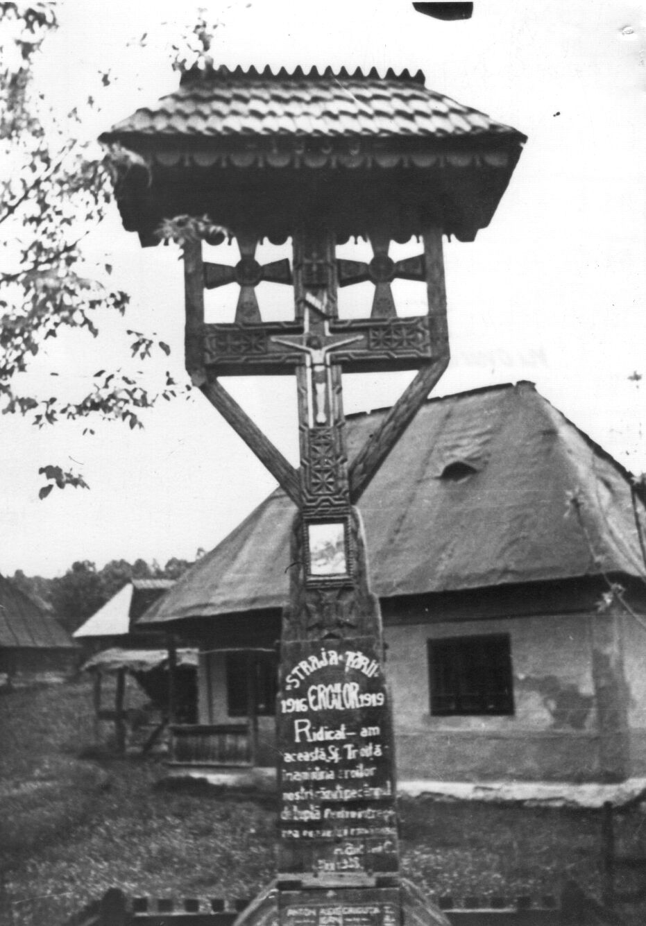 Monument al eroilor