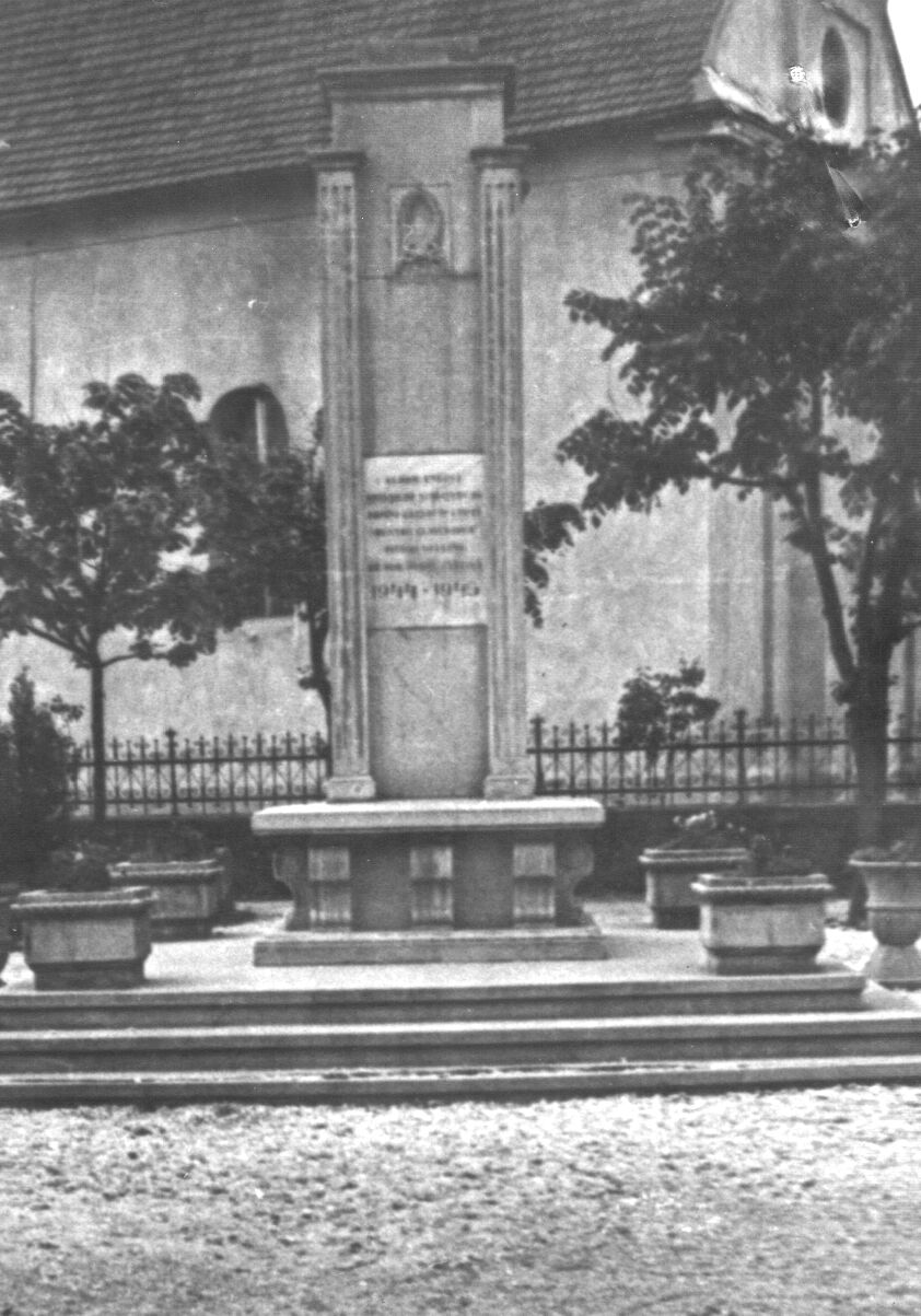 Monument al eroilor căzuţi în Al Doilea Război Mondial