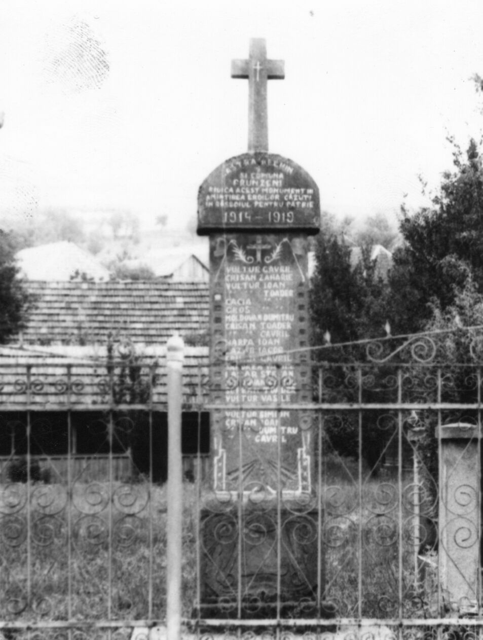 Monument al eroilor căzuţi în Primul Război Mondial