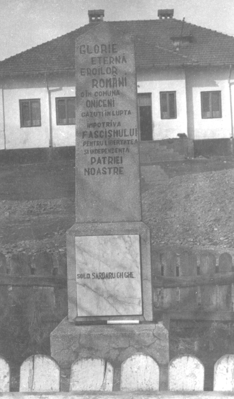 Monument al eroilor căzuţi în Al Doilea Război Mondial