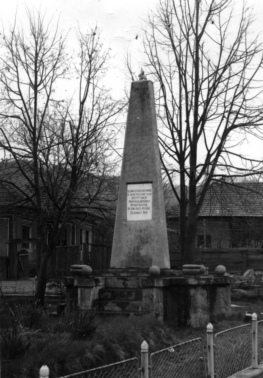 Monument al eroilor căzuți în Al Doilea Război Mondial