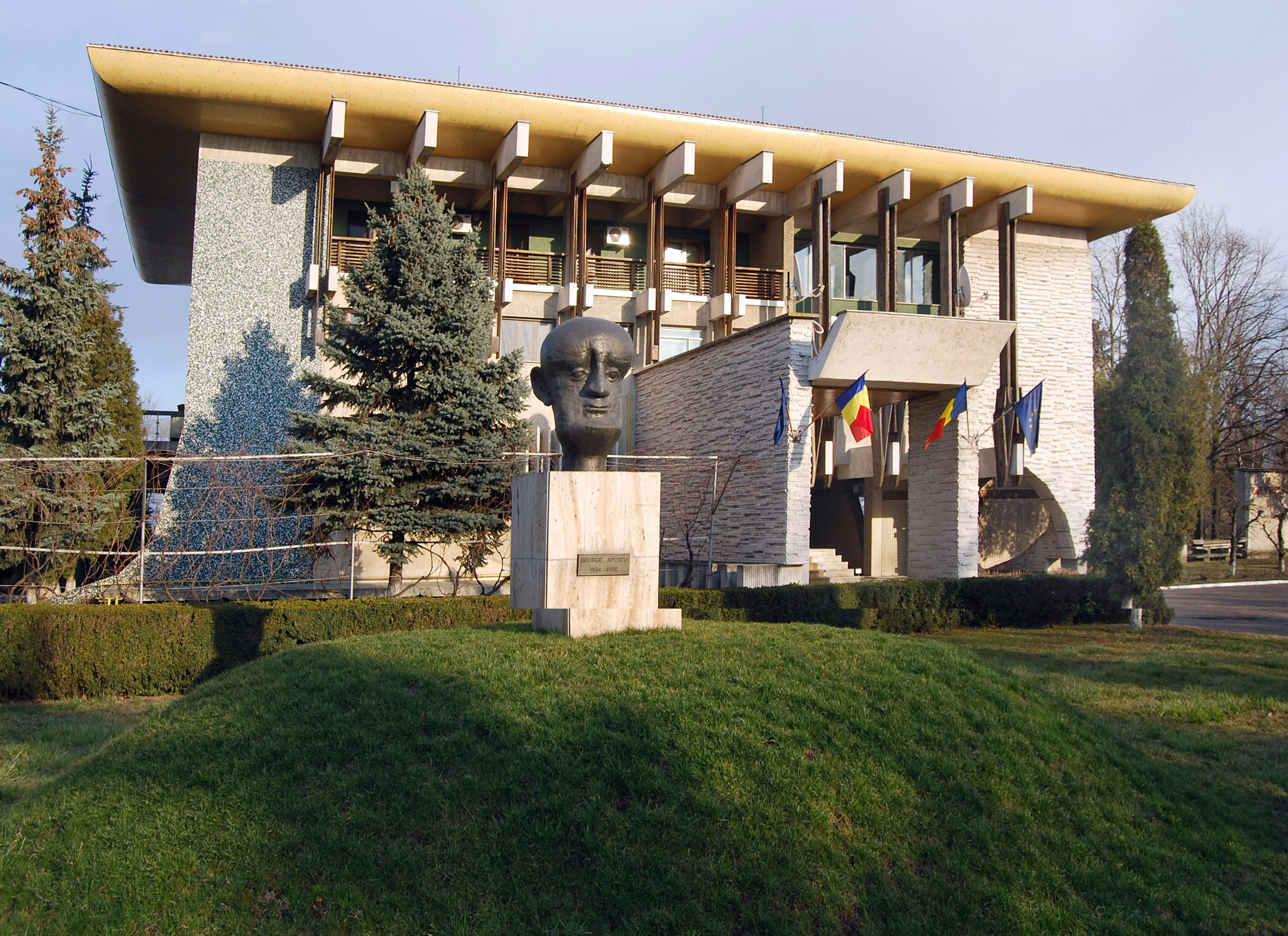 Monumentul sculptorului George Apostu