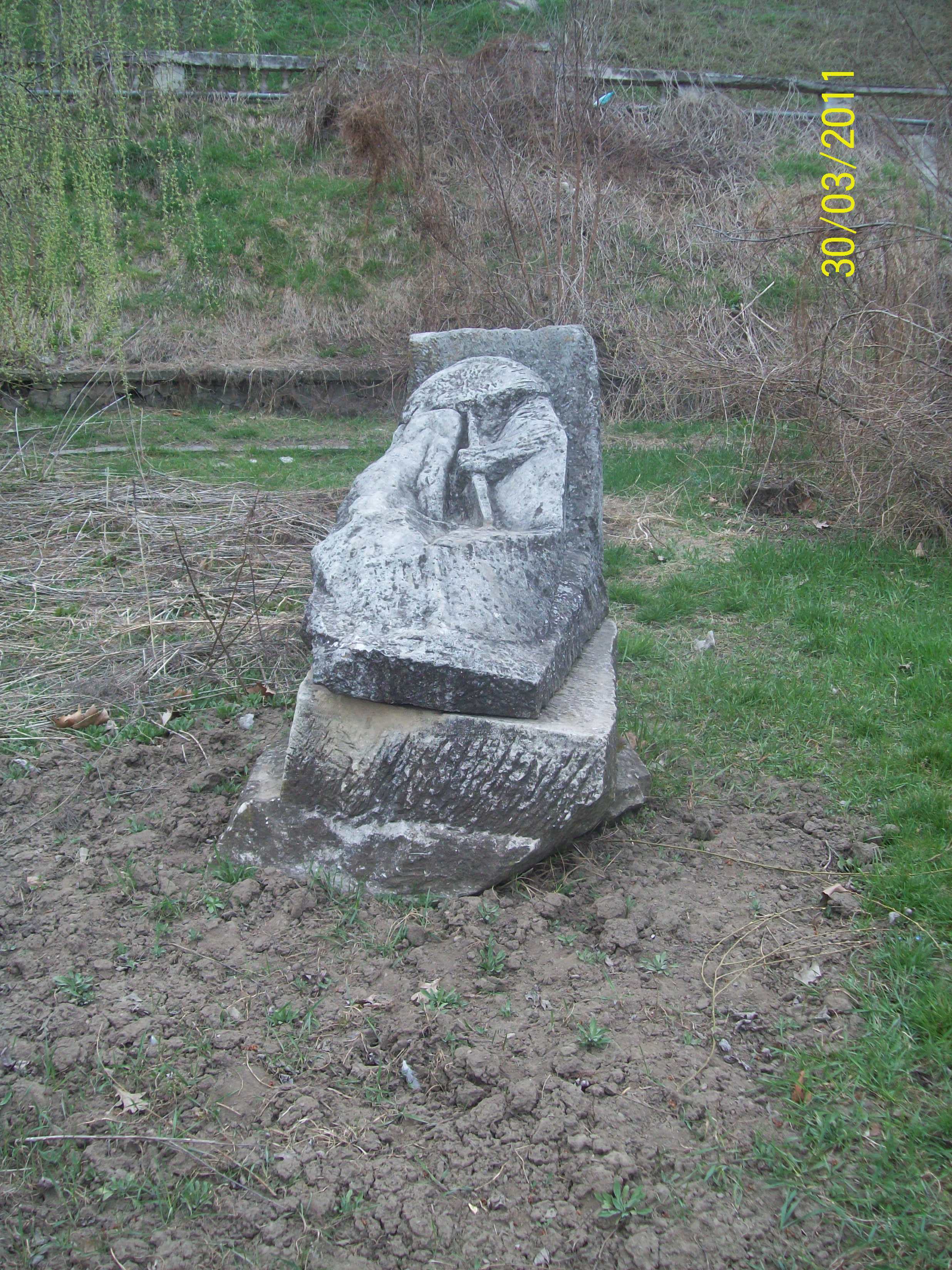 Sculptura „Sub imperiul iminenței"