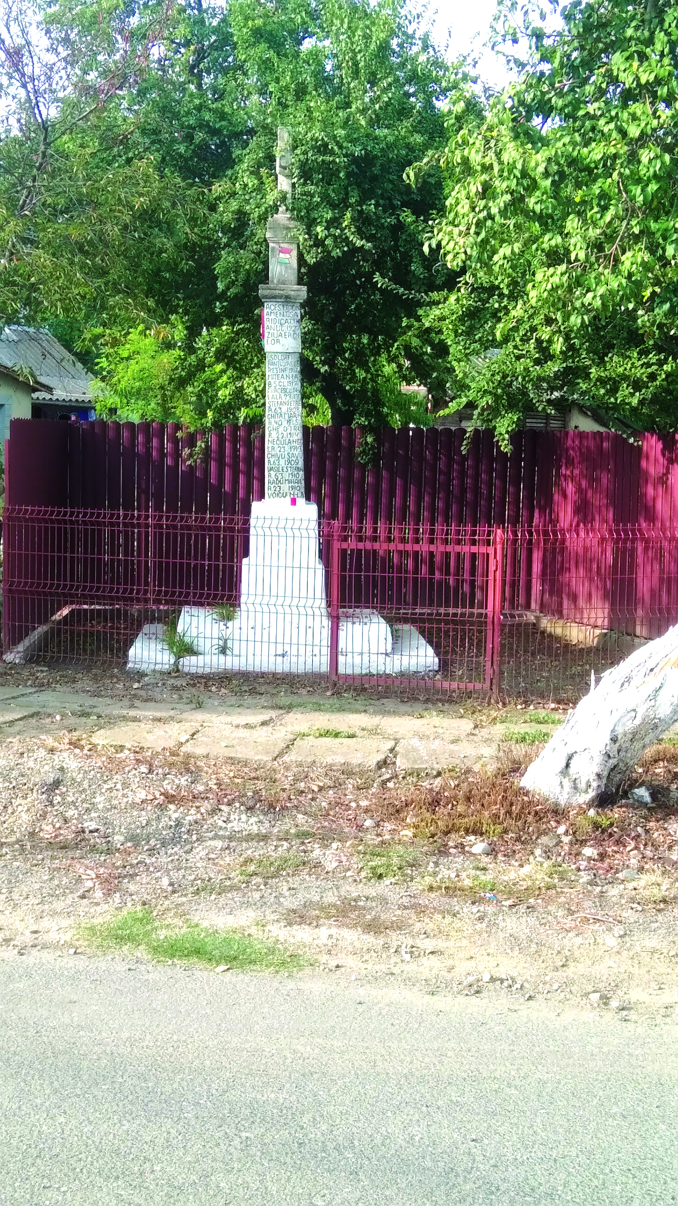 Monument al eroilor căzuţi în Primul Război Mondial