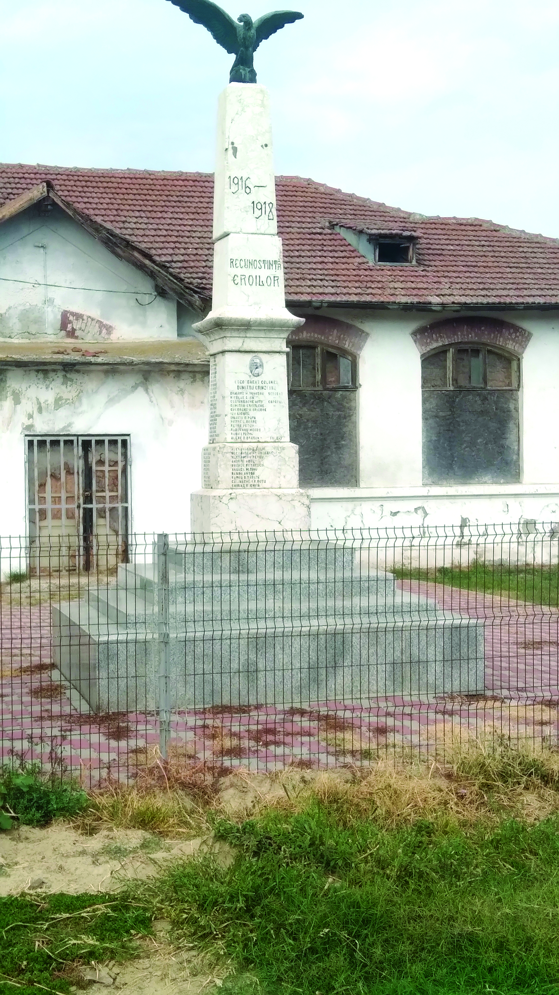 Monument al eroilor căzuţi în Primul Război Mondial