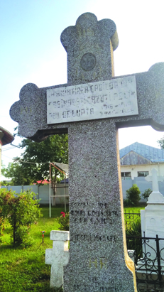 Cruce a eroilor căzuţi în cele două Războaie Mondiale
